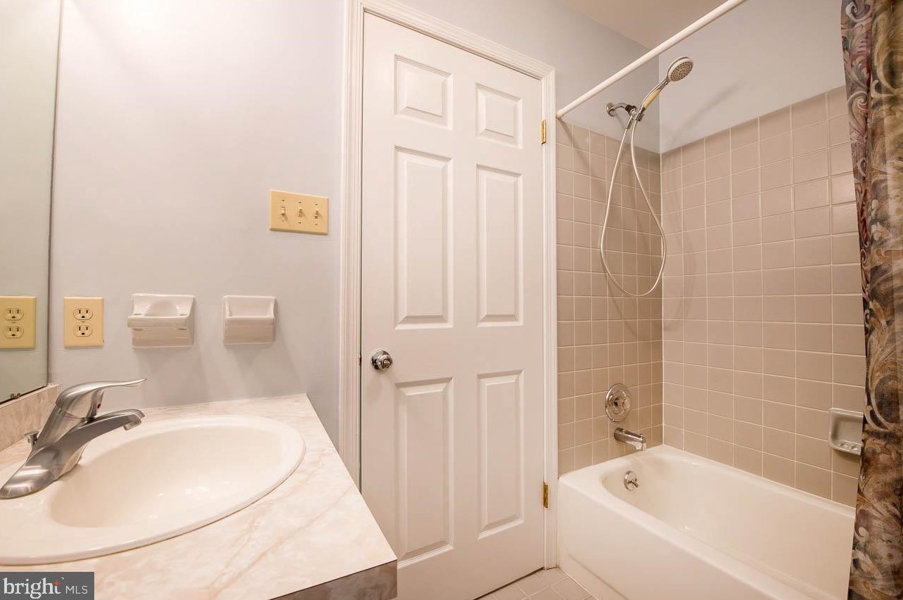 240 Windsor Ct, Glen Mills PA  19342-2027 exterior