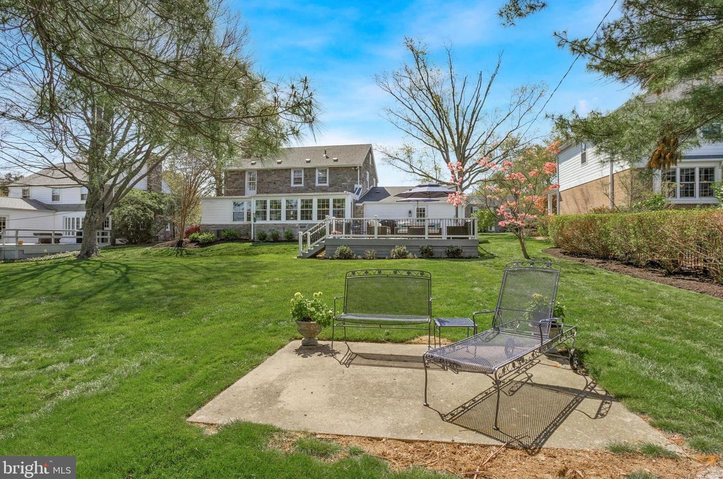 104 Golfview Rd, Ardmore PA  19003-1001 exterior