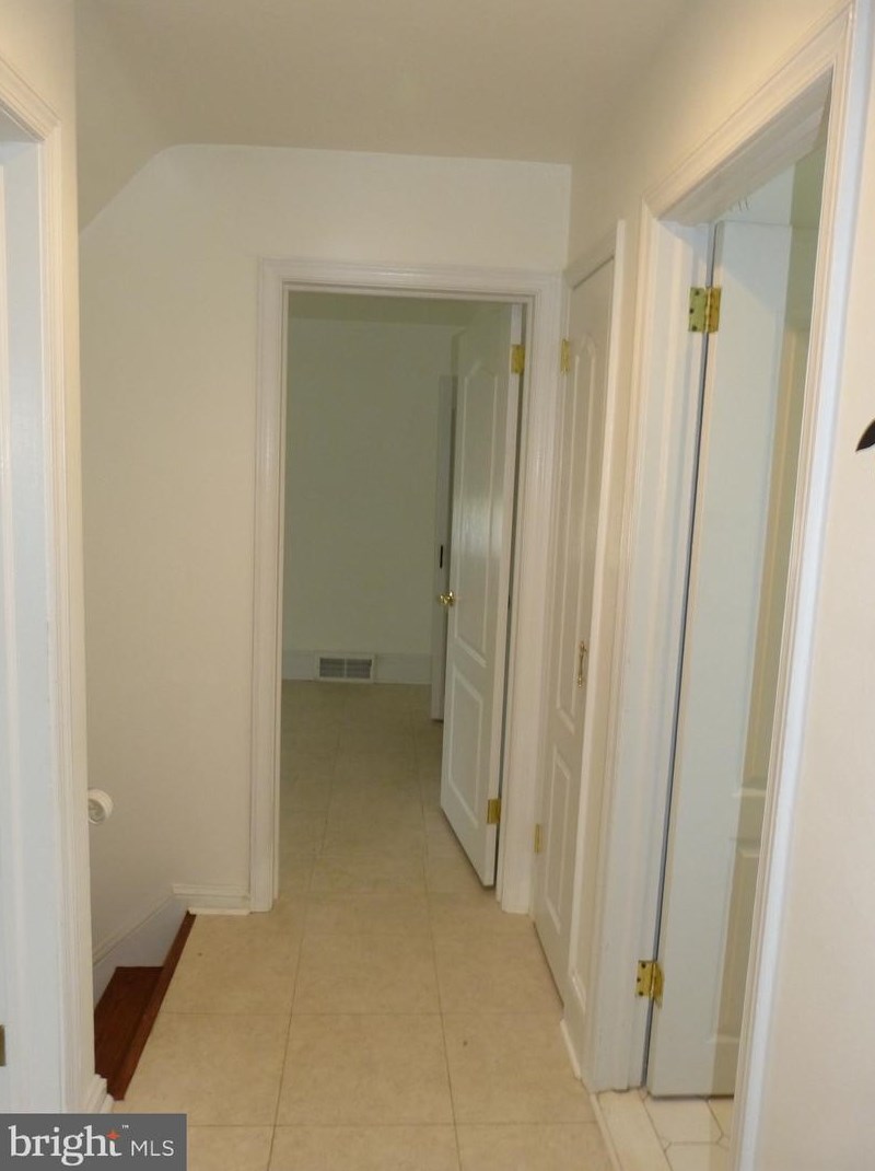 27 Fairhill Rd, Morton PA  19070-1010 exterior