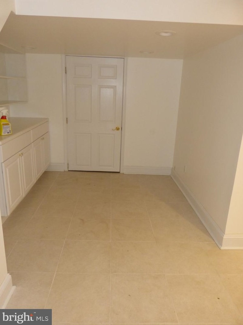 27 Fairhill Rd, Morton PA  19070-1010 exterior