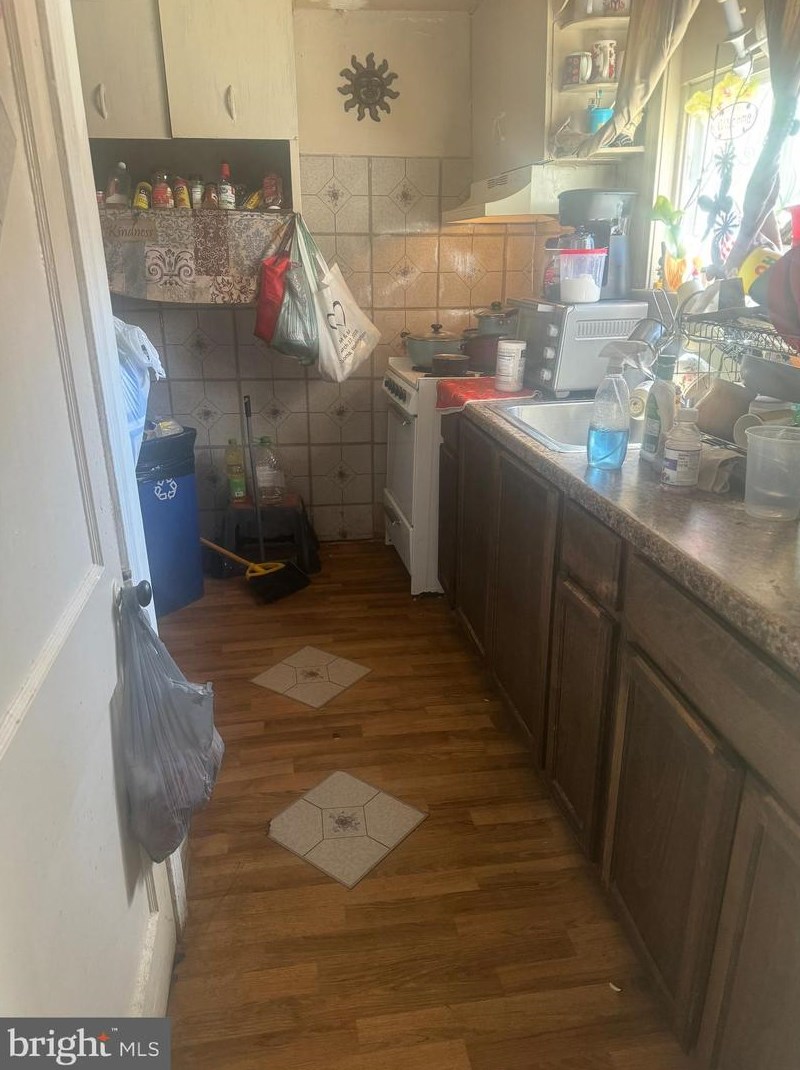 2626 Mccarey St, Chester PA  19013-2031 exterior