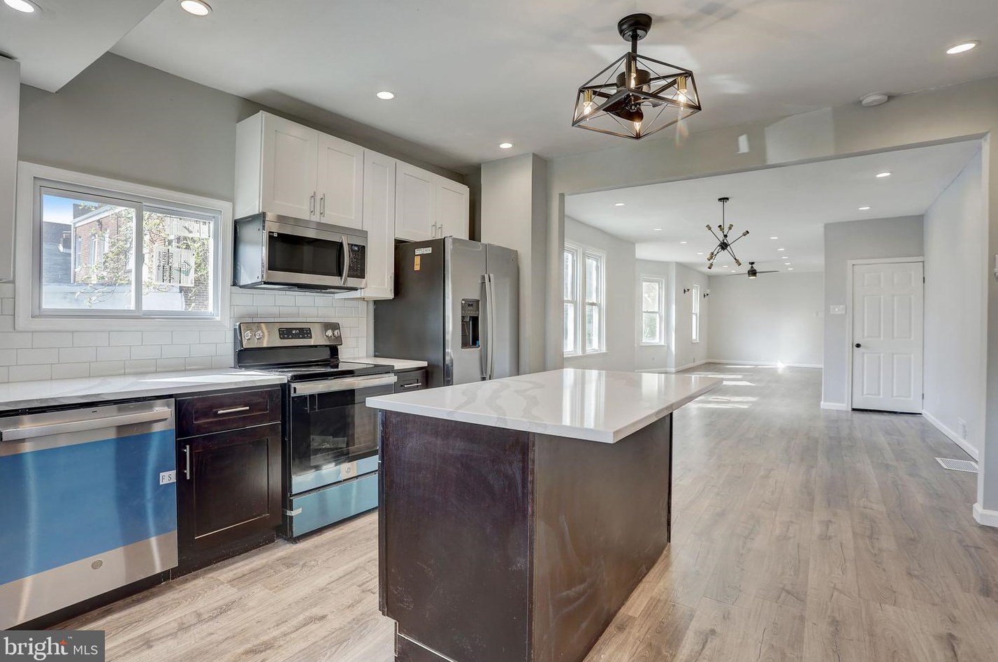 1652 Chichester Ave, Boothwyn PA  19061-4215 exterior