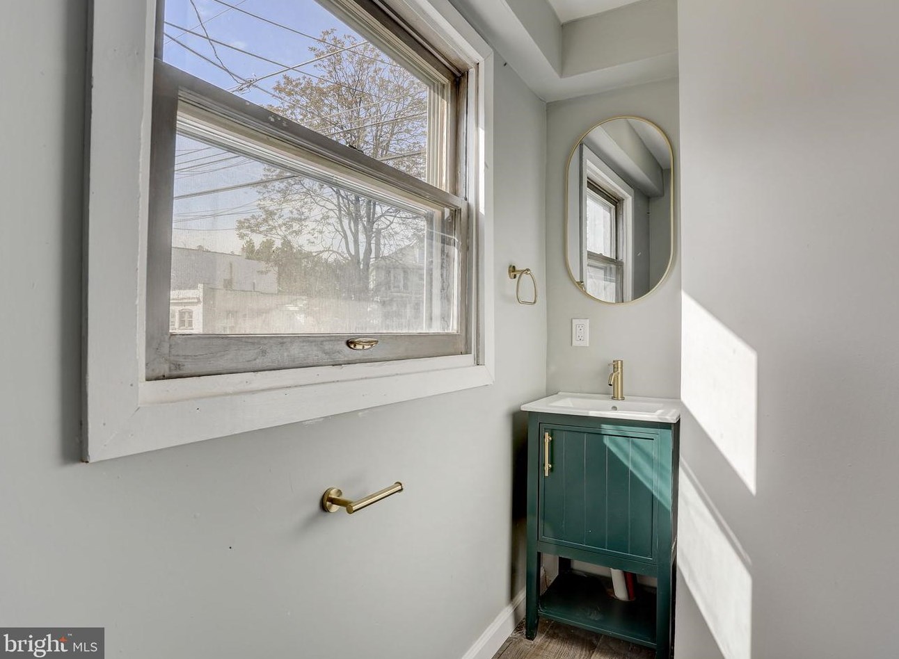 1652 Chichester Ave, Boothwyn PA  19061-4215 exterior