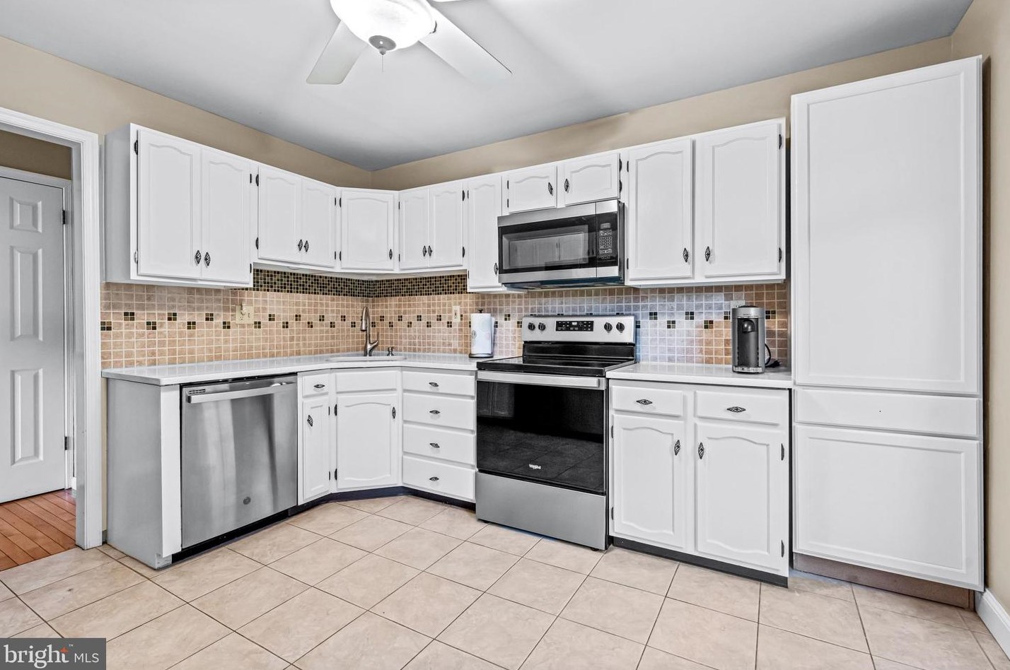 102 Knollwood Ct, Chester PA  19014-1257 exterior