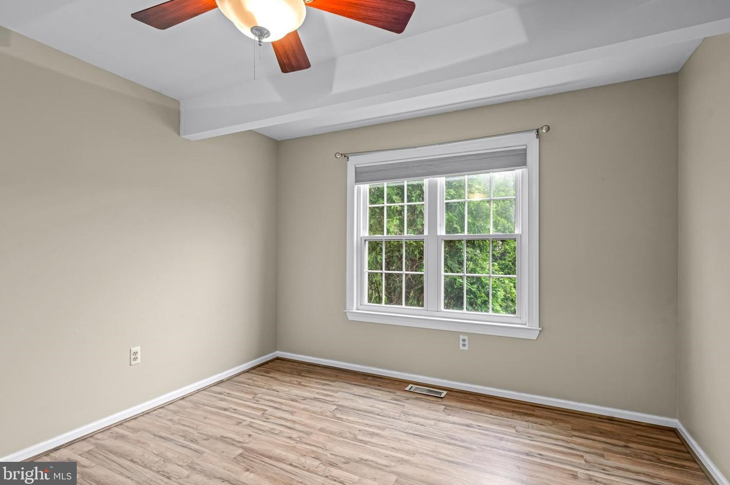 102 Knollwood Ct, Chester PA  19014-1257 exterior