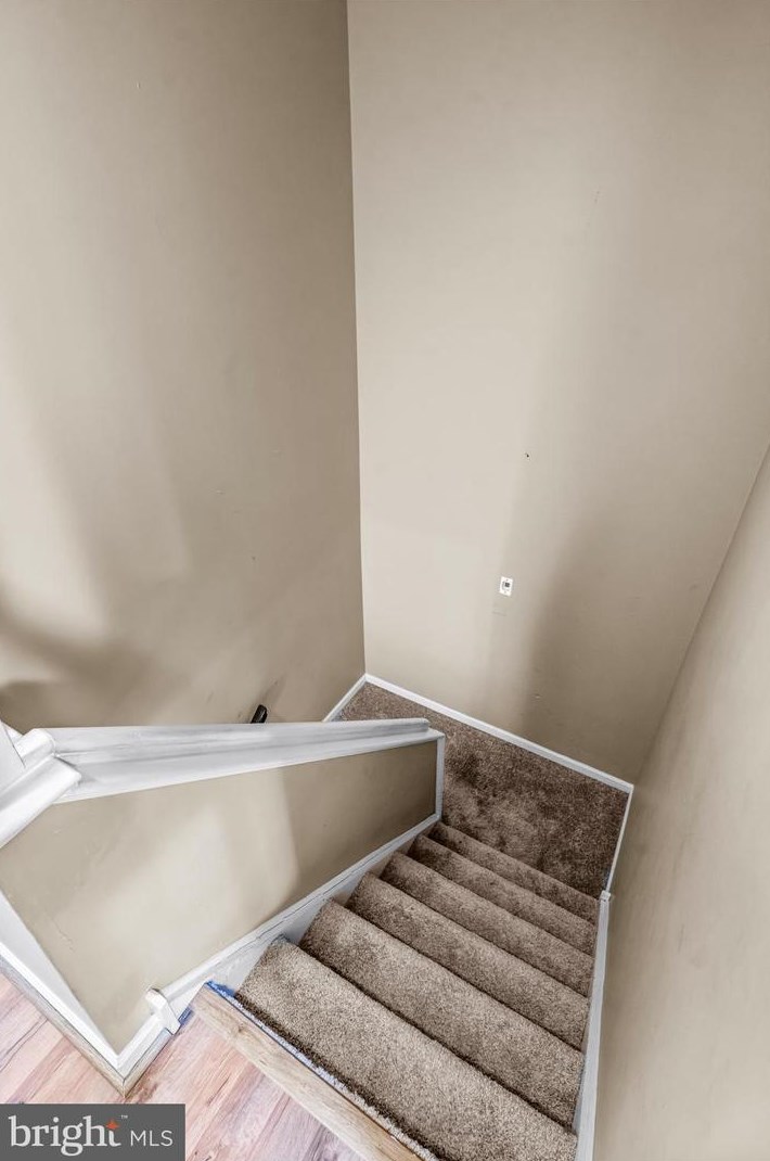 102 Knollwood Ct, Chester PA  19014-1257 exterior