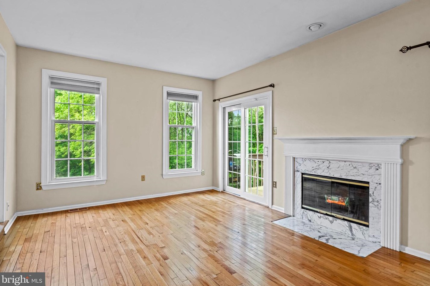 102 Knollwood Ct, Chester PA  19014-1257 exterior