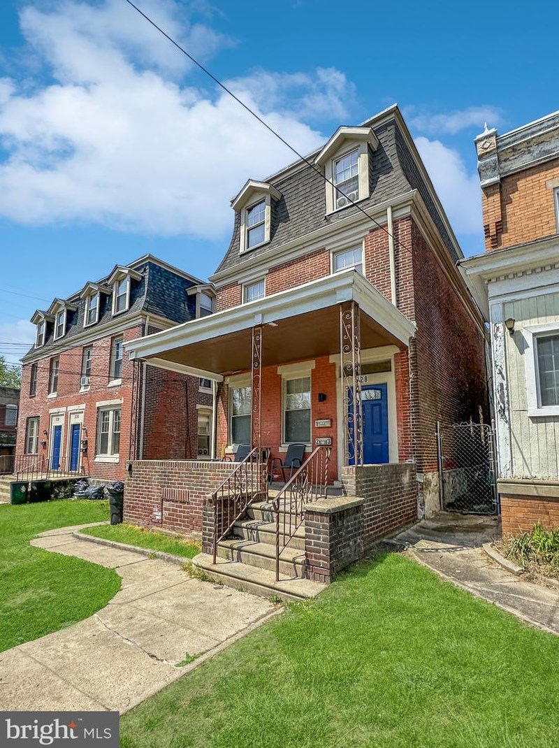 328 5 St, Darby PA 19023-2403 exterior