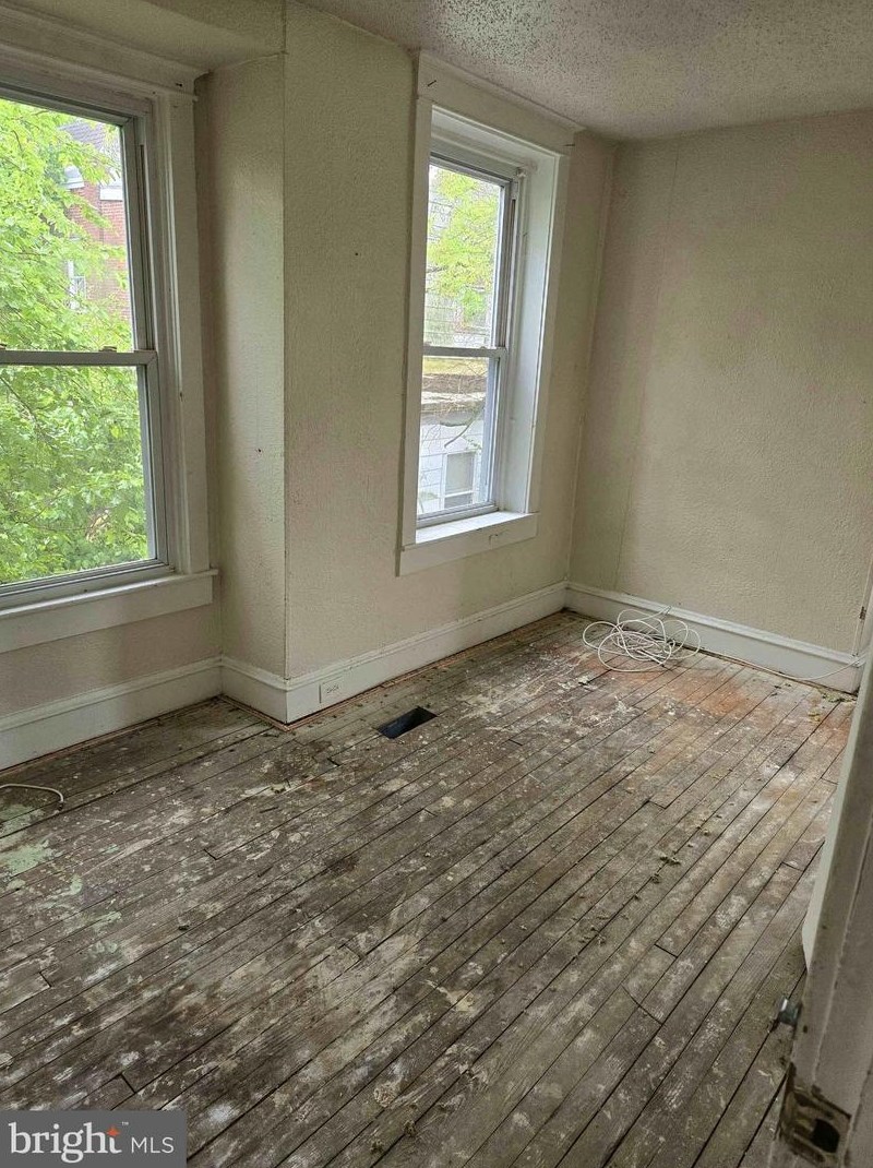 1800 Potter St, Chester PA 19013-6005 exterior