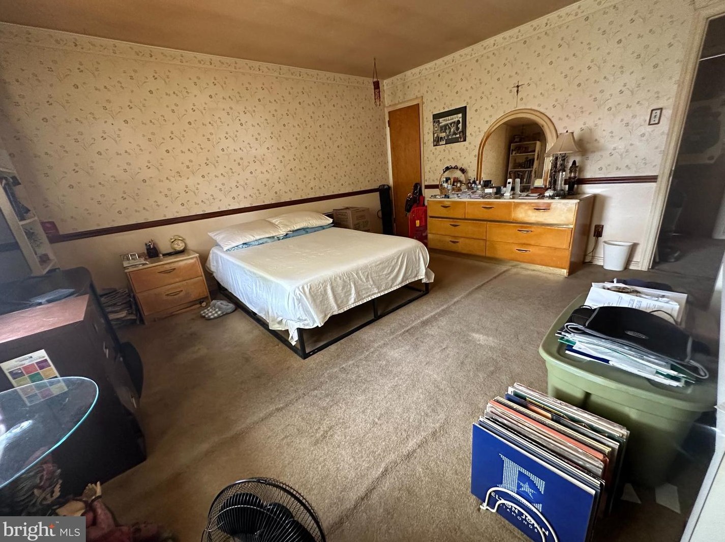 114 Westdale Rd, Upper Darby PA  19082-1433 exterior