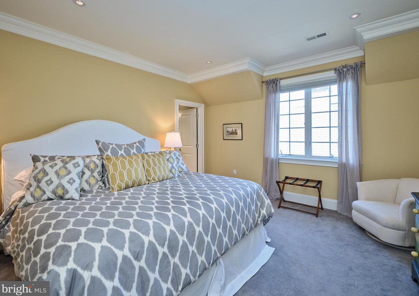 110 Grn Ln, Haverford PA  19041-2026 exterior