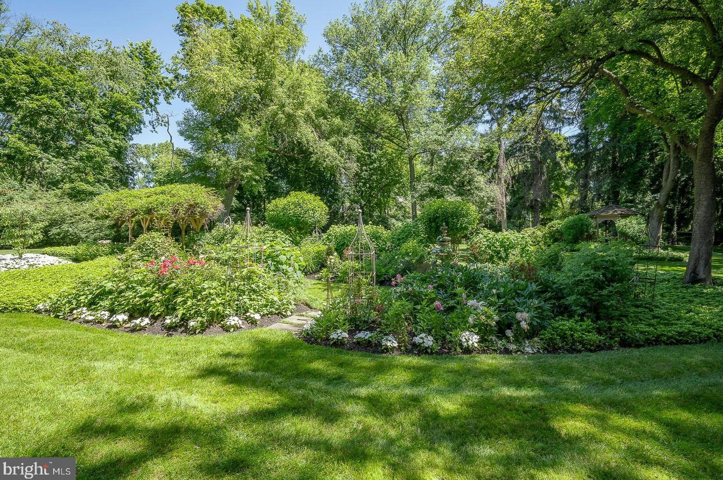 71 Tunbridge Rd, Haverford PA  19041-1038 exterior