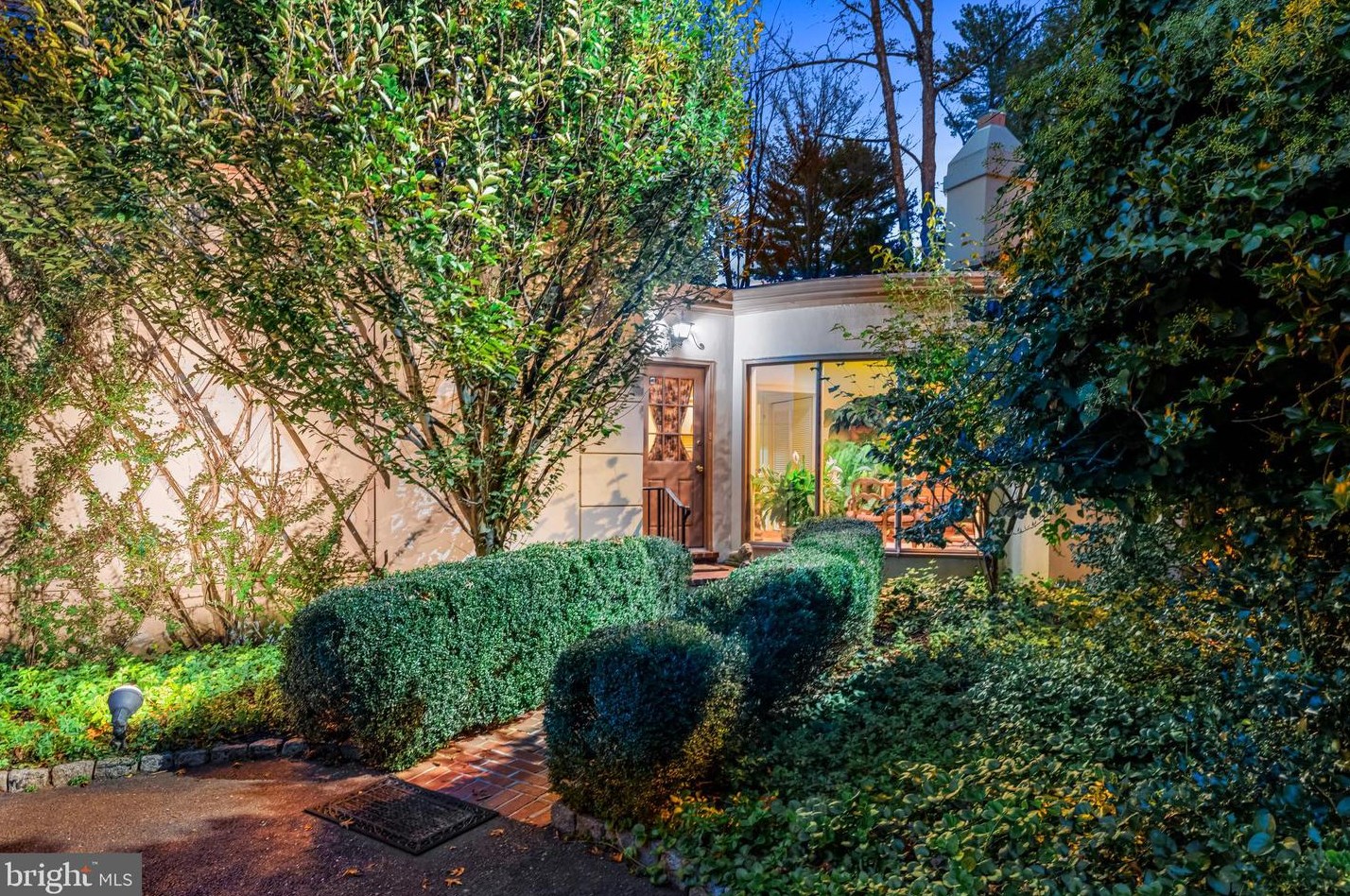 71 Tunbridge Rd, Haverford PA  19041-1038 exterior