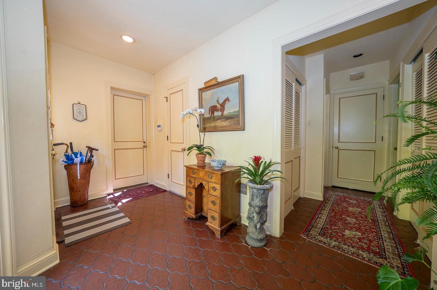 71 Tunbridge Rd, Haverford PA  19041-1038 exterior