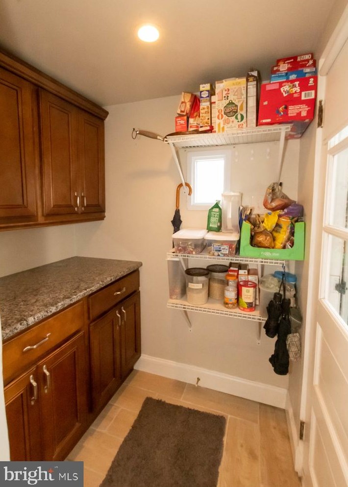 125 Cedar Ln, Upper Darby PA  19082-1306 exterior