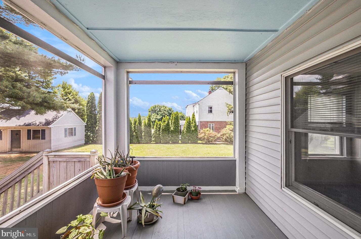 1829 Laurel Ave, Boothwyn PA 19061-2740 exterior