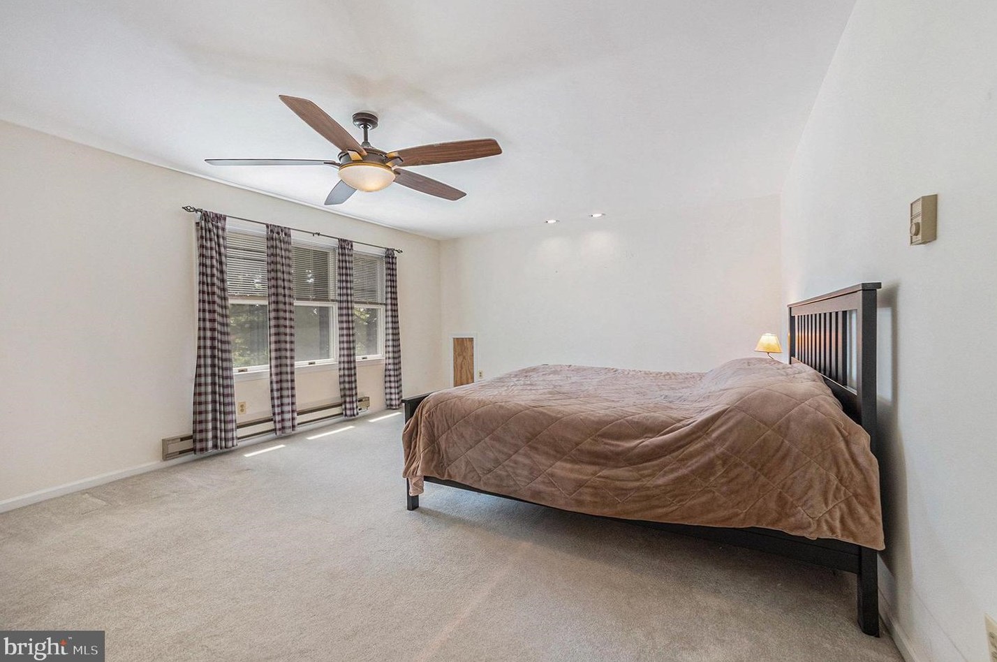 1829 Laurel Ave, Boothwyn PA 19061-2740 exterior