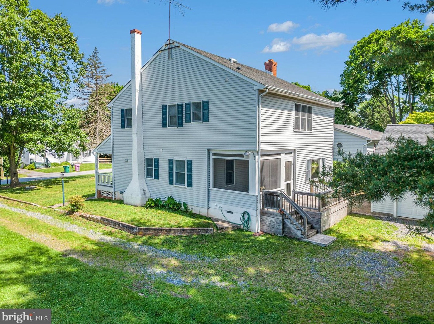 1829 Laurel Ave, Boothwyn PA 19061-2740 exterior