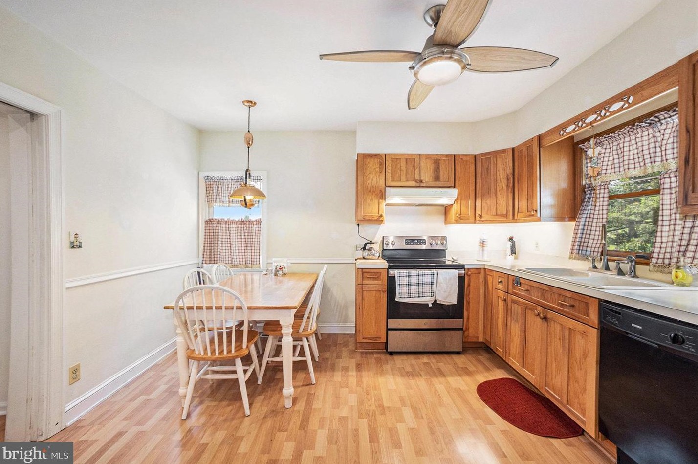 1829 Laurel Ave, Boothwyn PA 19061-2740 exterior