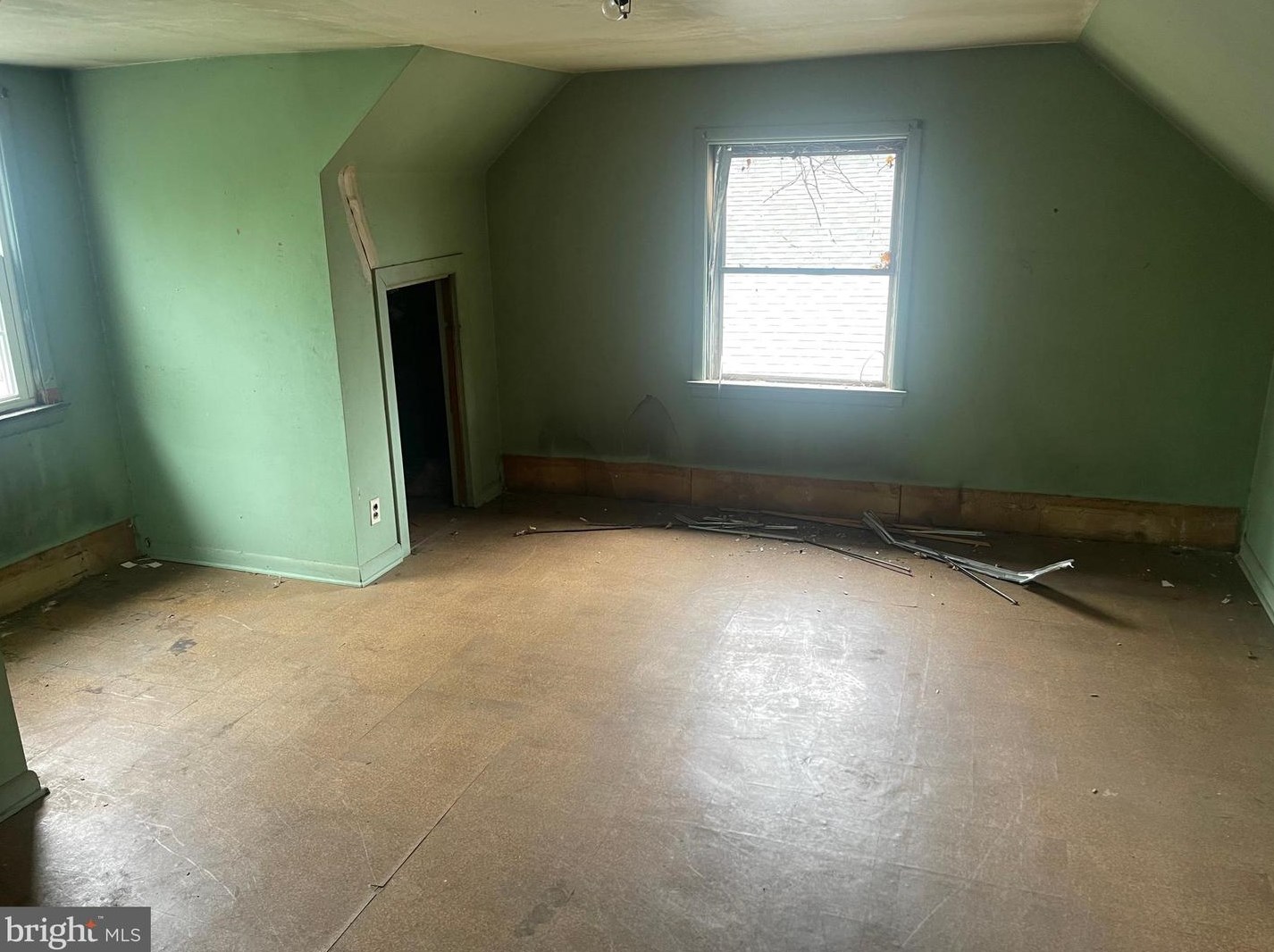 1010 Smt St, Darby PA 19023-1625 exterior