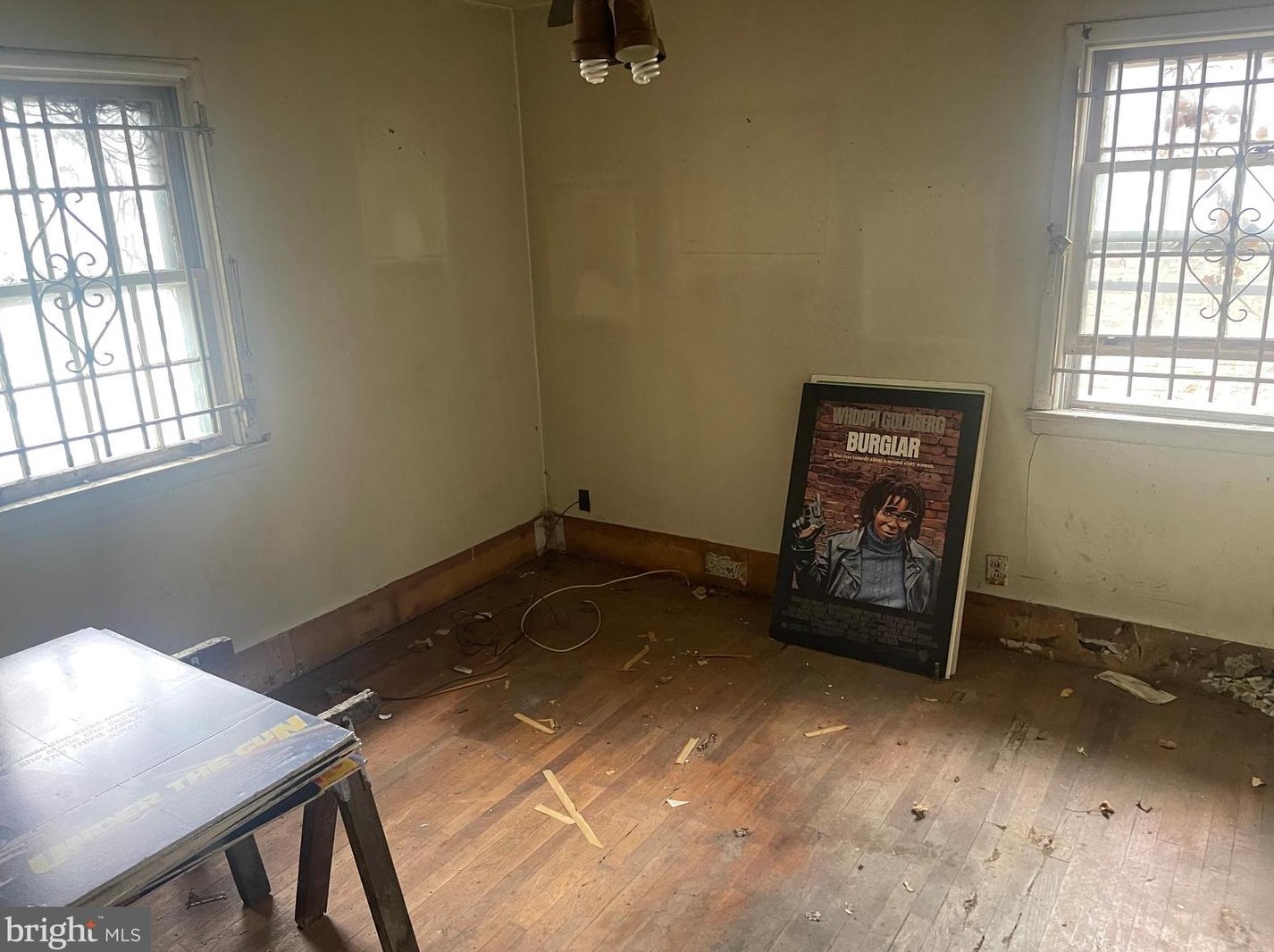 1010 Smt St, Darby PA 19023-1625 exterior