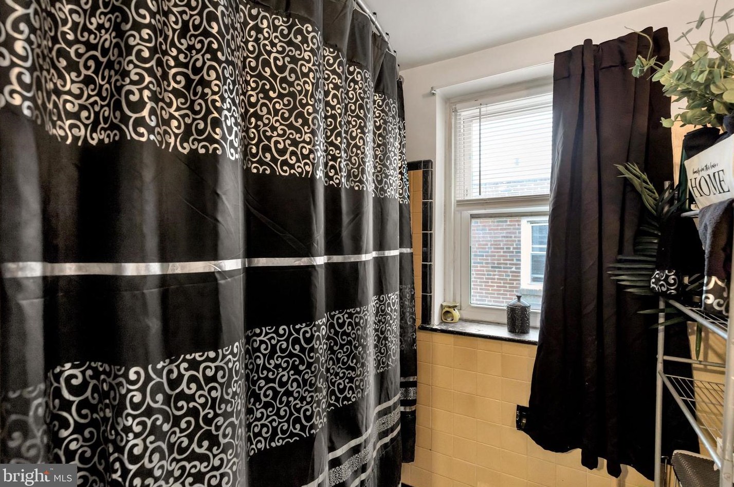 354 21 St, Chester PA 19013-4917 exterior