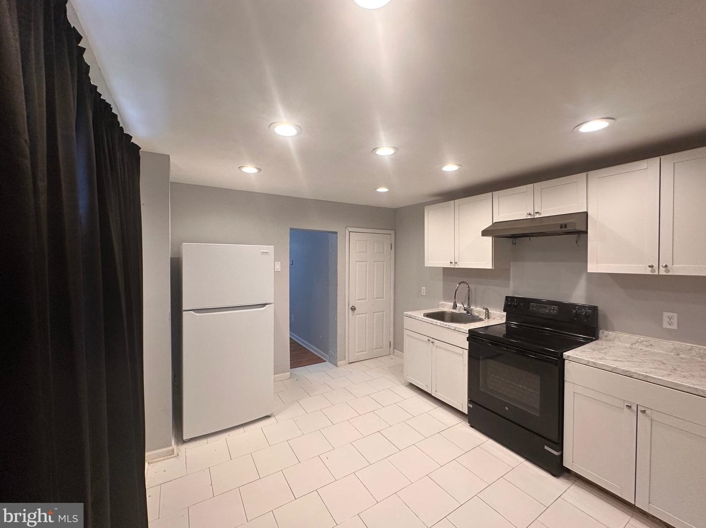 1113 Potter St, Chester PA 19013-6126 exterior