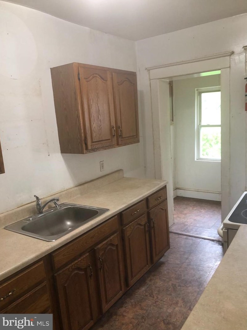 1437 Kerlin St, Chester PA 19013-3926 exterior