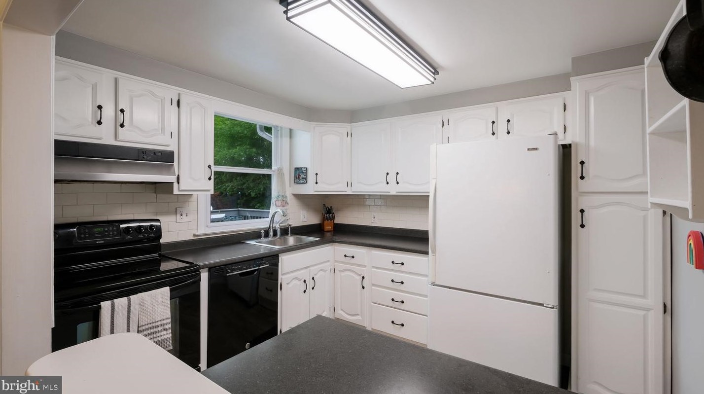 302 Scott Ln, Media PA 19086-6820 exterior