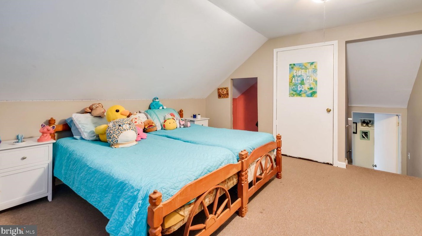 302 Scott Ln, Media PA 19086-6820 exterior