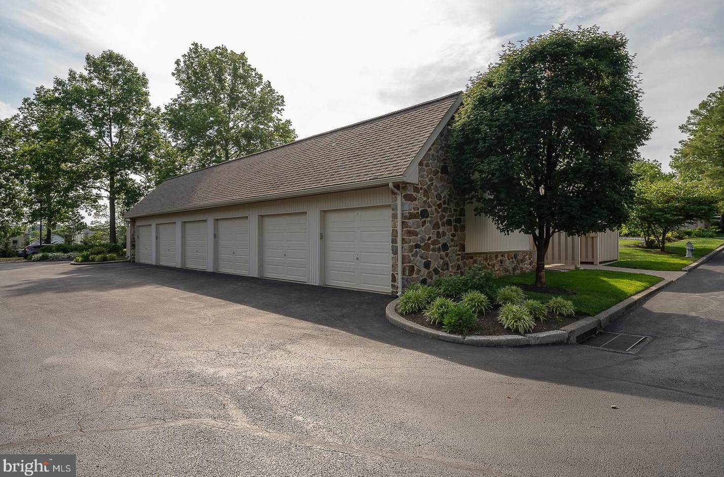 731 Wynnewood Rd, Ardmore PA  19003-2953 exterior