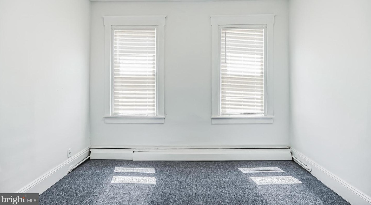 1033 Kerlin St, Chester PA 19013-4015 exterior