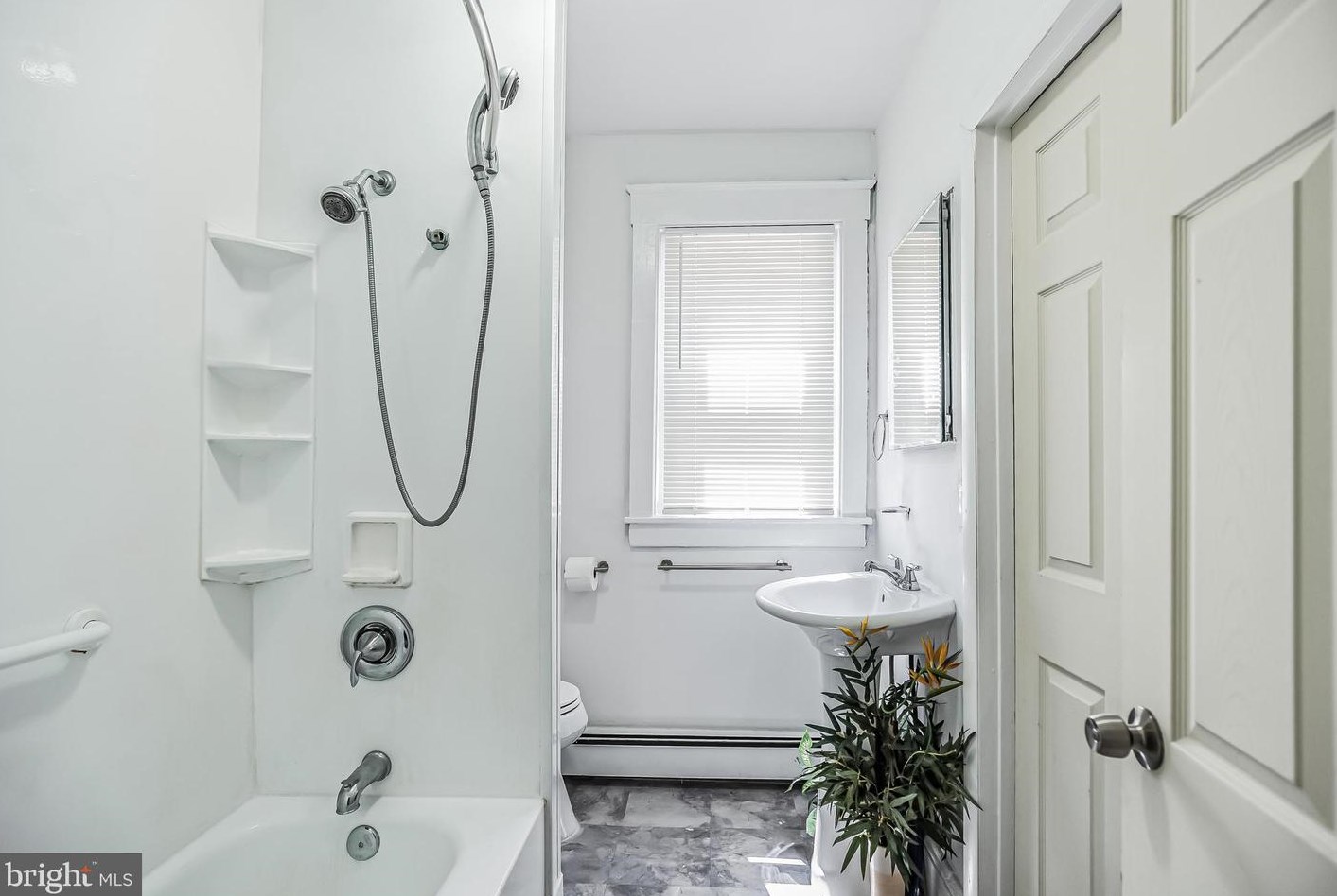 1033 Kerlin St, Chester PA 19013-4015 exterior