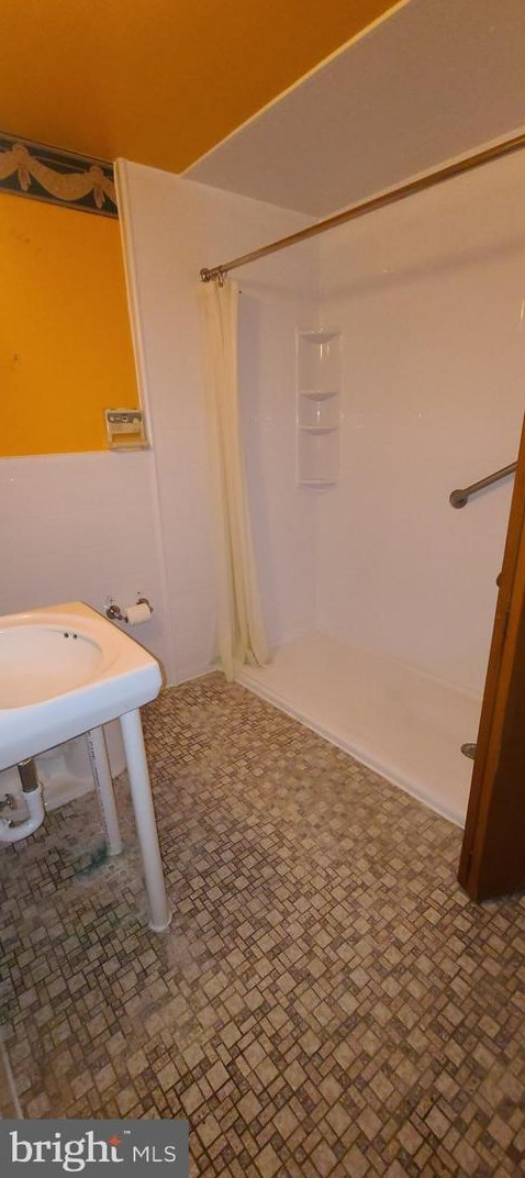 1030 Lawrence Ave, Darby PA 19023-2011 exterior