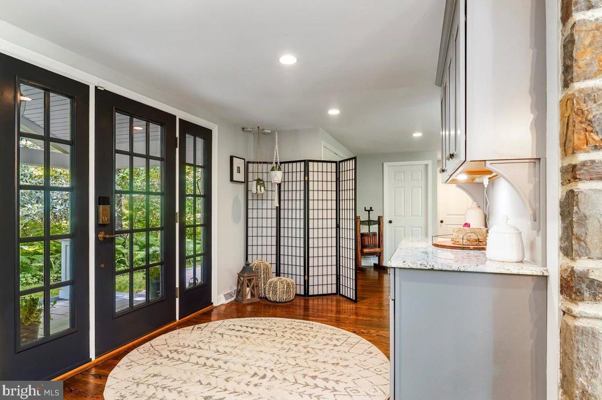 121 Paxon Holw Rd, Media PA 19063-1002 exterior