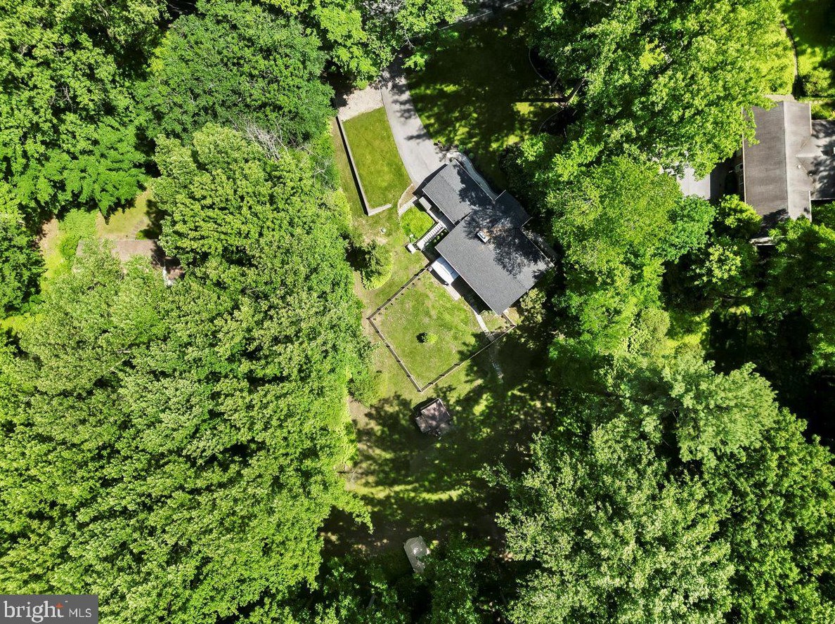 121 Paxon Holw Rd, Media PA 19063-1002 exterior