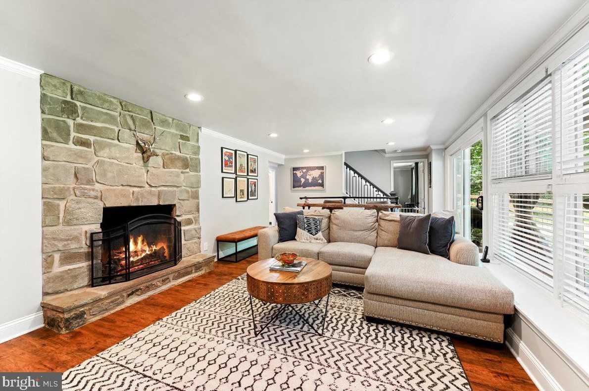 121 Paxon Holw Rd, Media PA 19063-1002 exterior