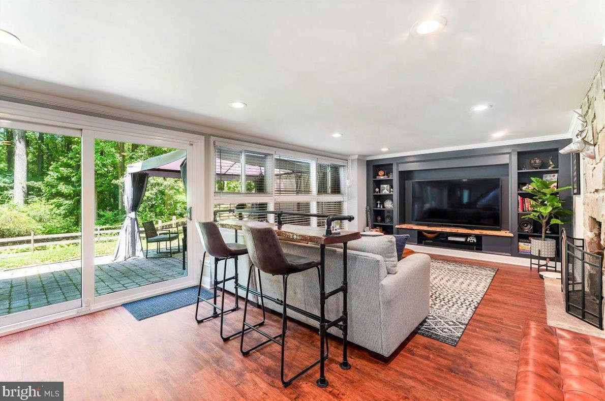 121 Paxon Holw Rd, Media PA 19063-1002 exterior