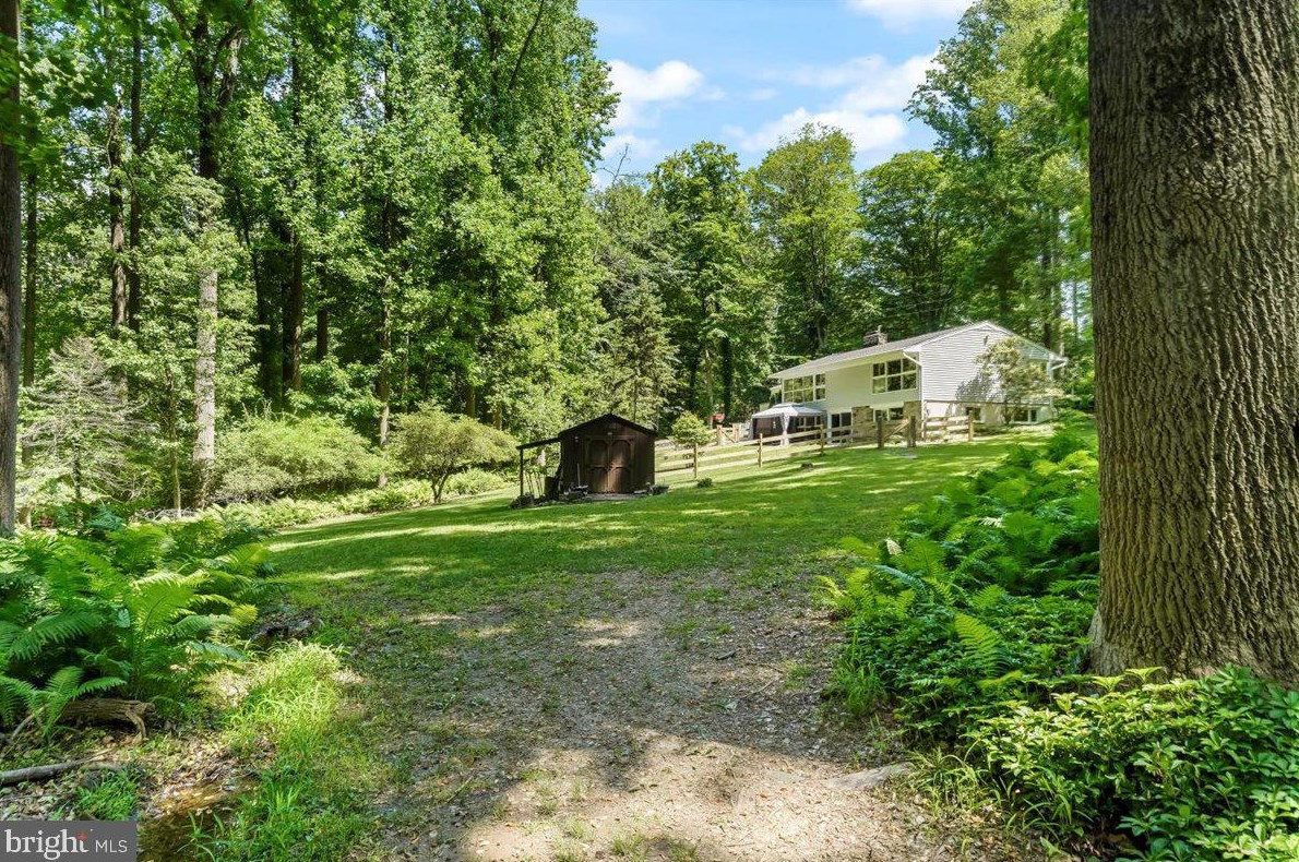 121 Paxon Holw Rd, Media PA 19063-1002 exterior