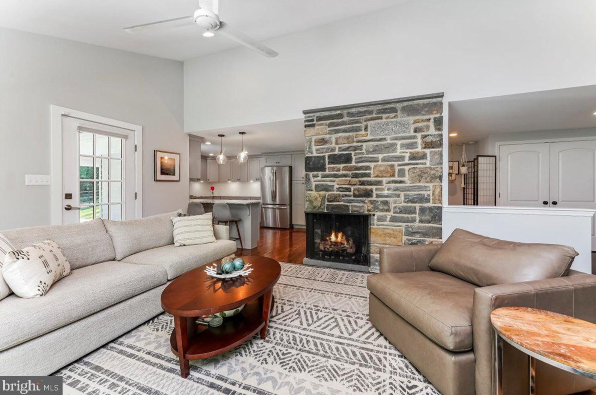 121 Paxon Holw Rd, Media PA 19063-1002 exterior