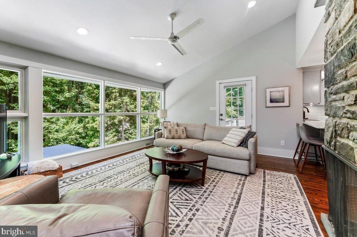 121 Paxon Holw Rd, Media PA 19063-1002 exterior