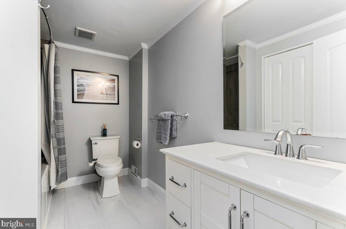 121 Paxon Holw Rd, Media PA 19063-1002 exterior