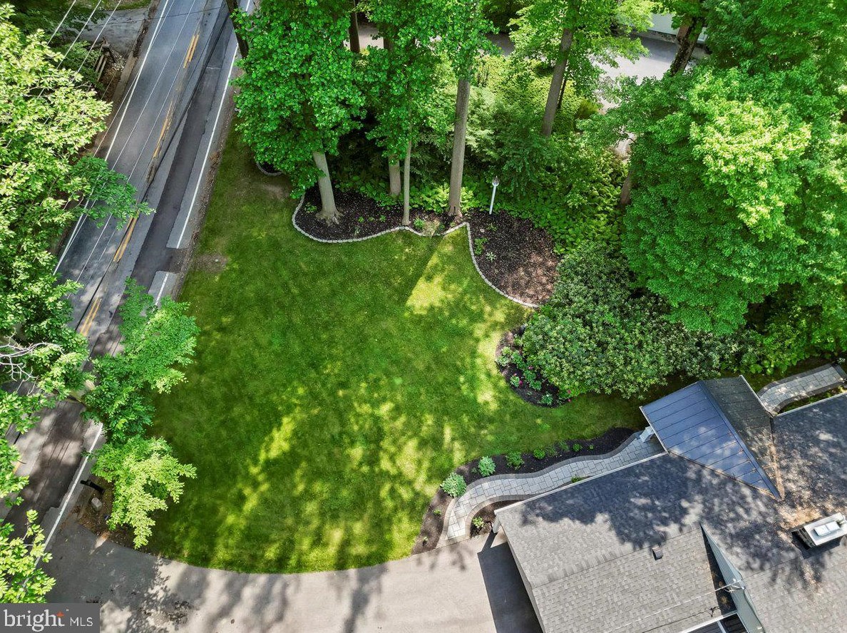 121 Paxon Holw Rd, Media PA 19063-1002 exterior