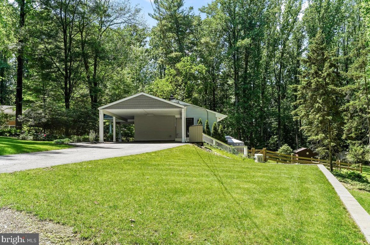 121 Paxon Holw Rd, Media PA 19063-1002 exterior