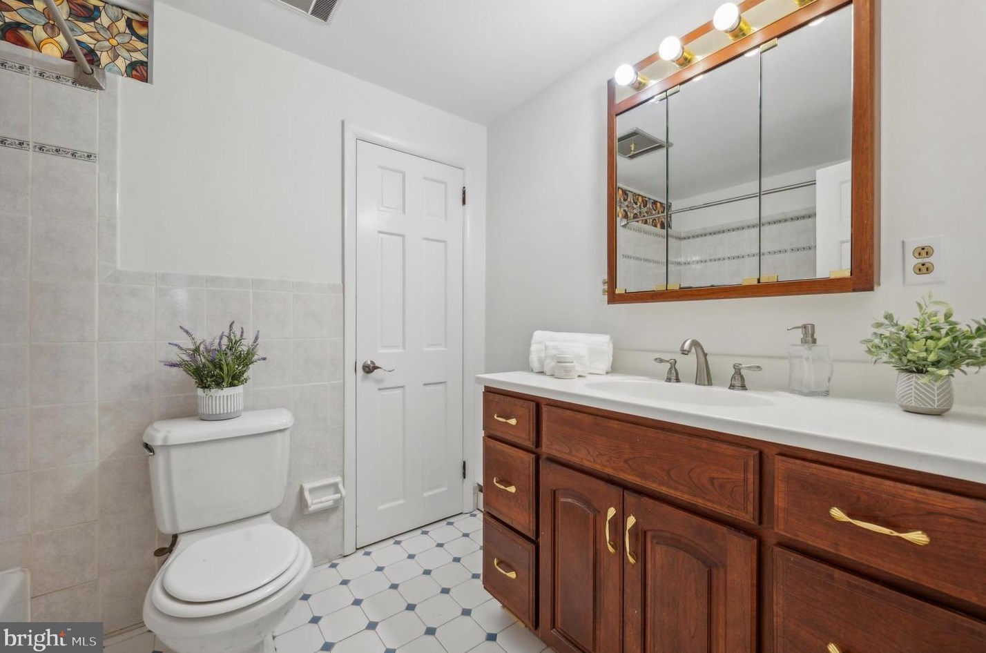 2 Gln Cir, Media PA 19063-4711 exterior