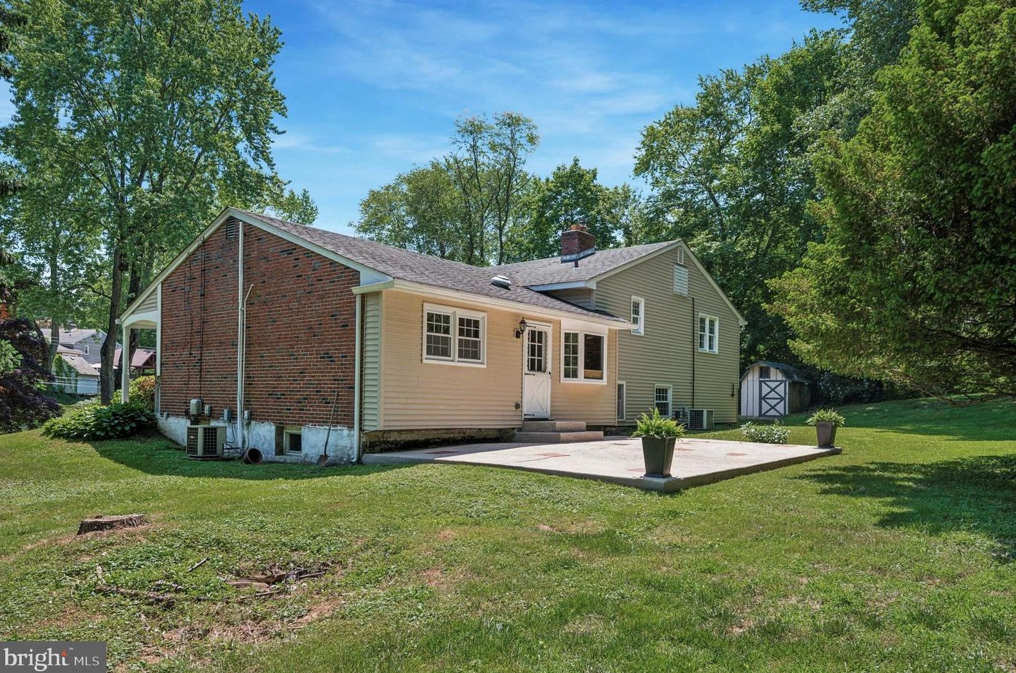 2 Gln Cir, Media PA 19063-4711 exterior