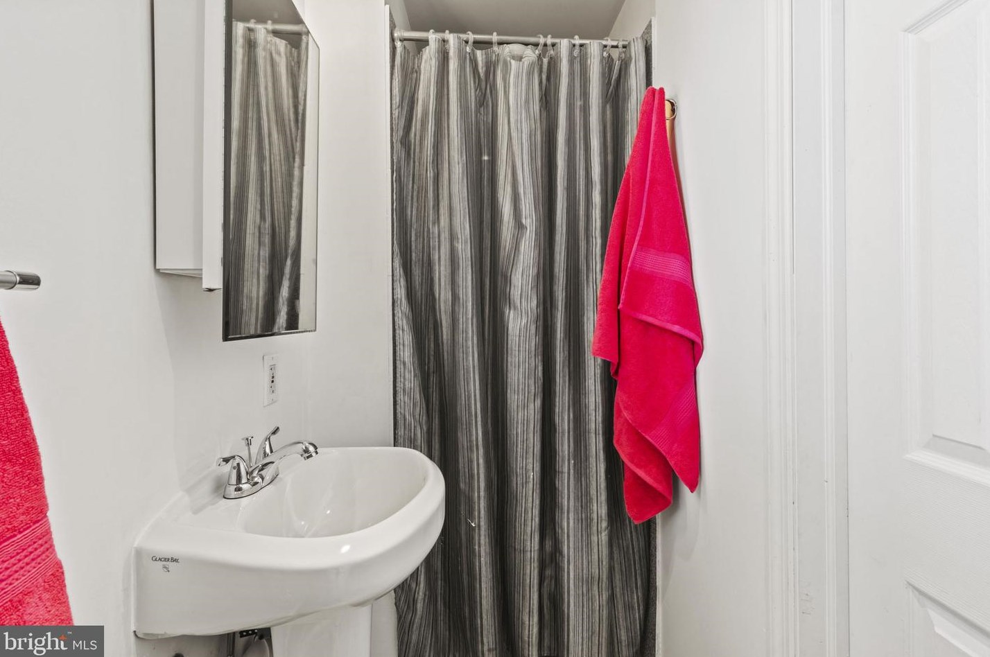 5 Foster Ave, Pittsburgh PA 15205-2352 exterior