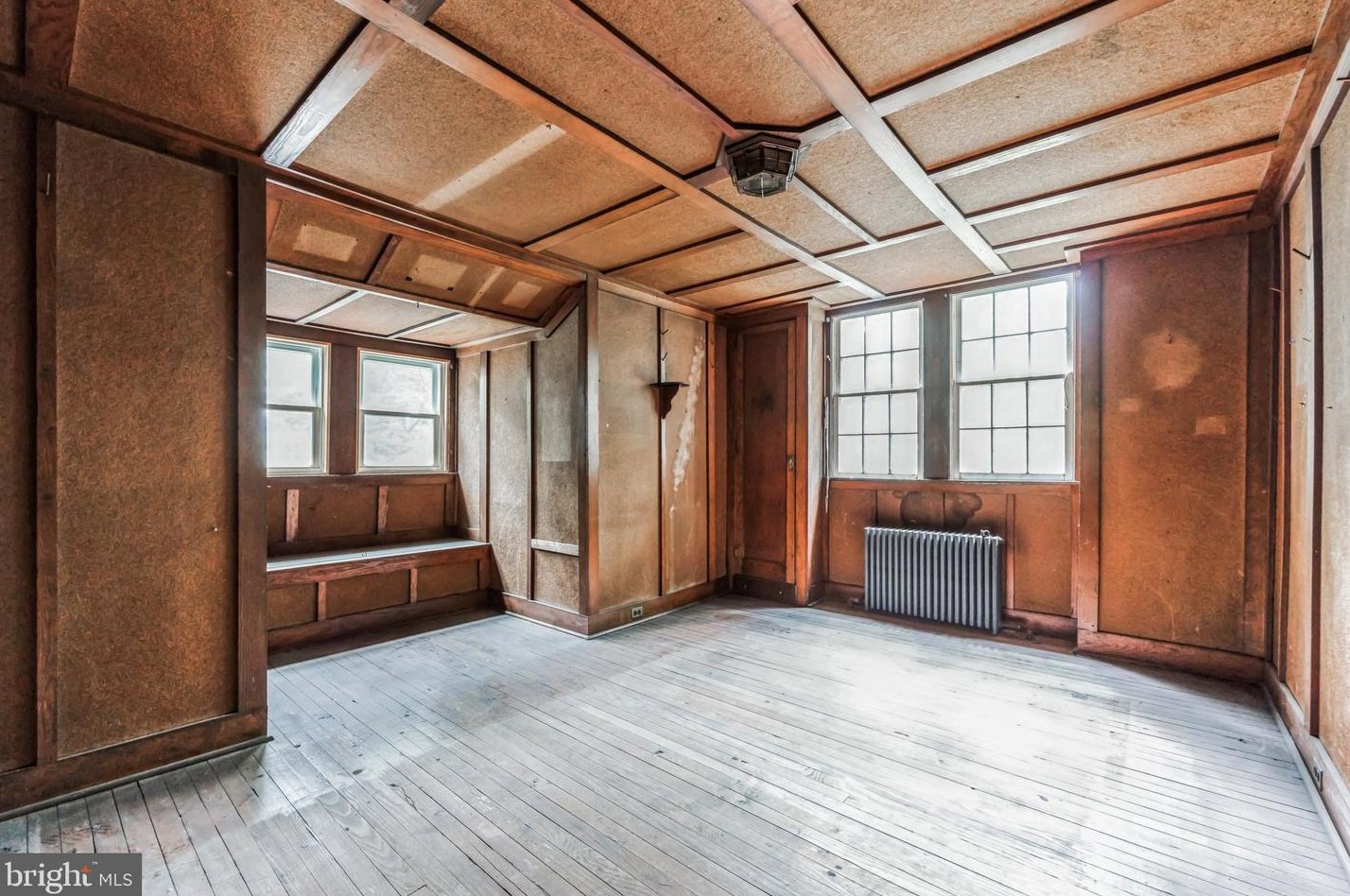 12 Golf Rd, Darby PA 19023-1314 exterior