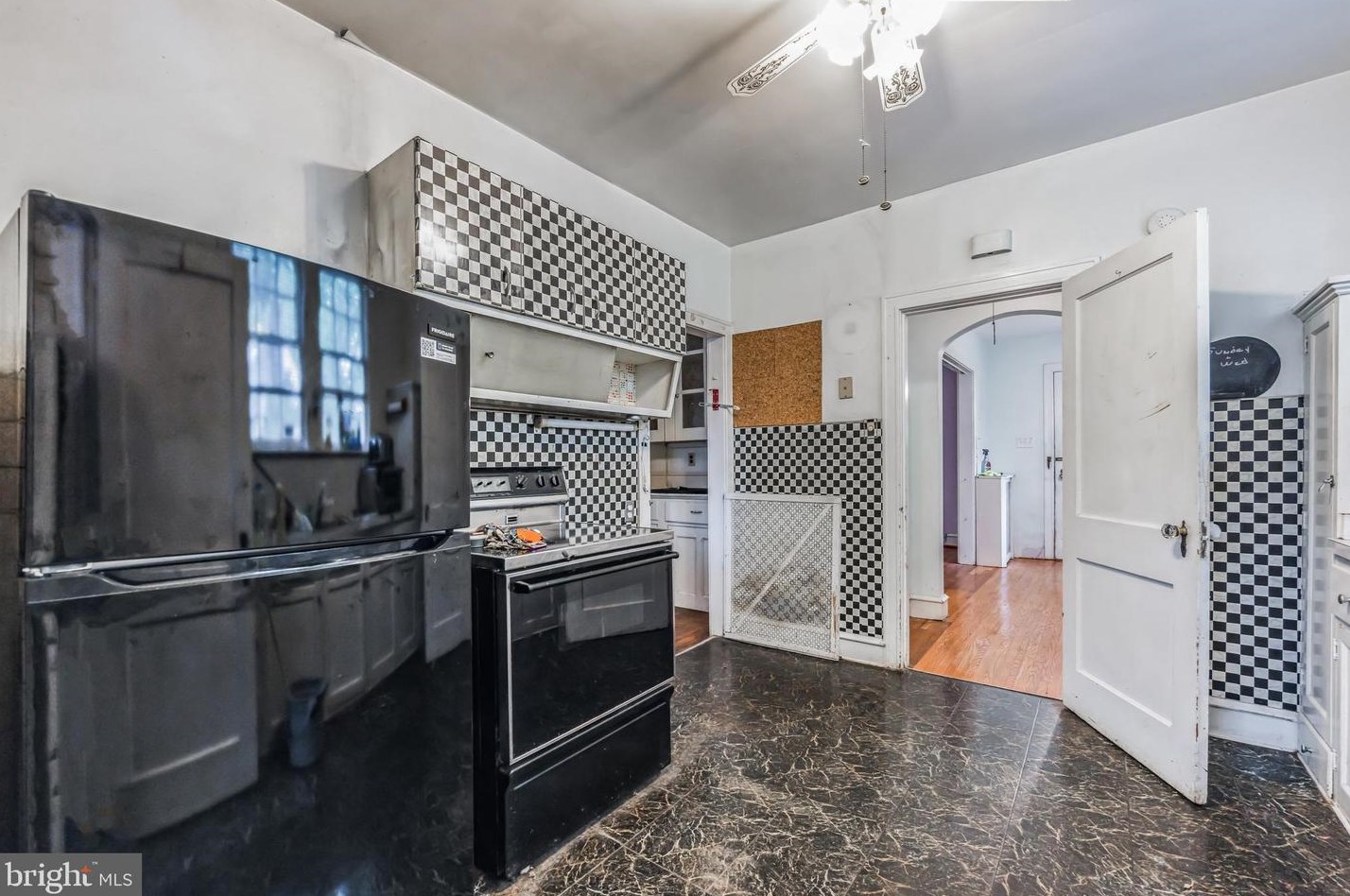 12 Golf Rd, Darby PA 19023-1314 exterior