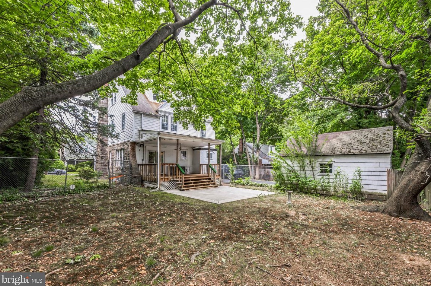 12 Golf Rd, Darby PA 19023-1314 exterior